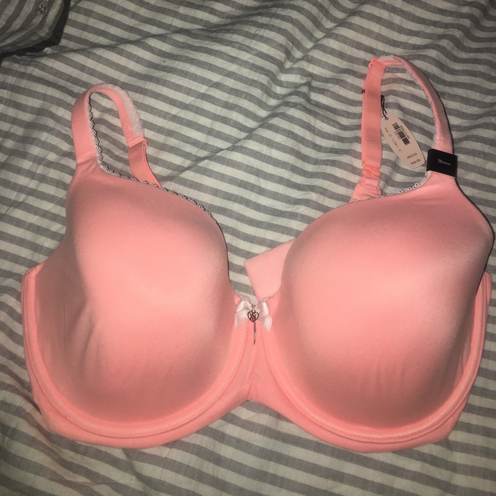 New with tags! Victoria Secret Bra 38DDD